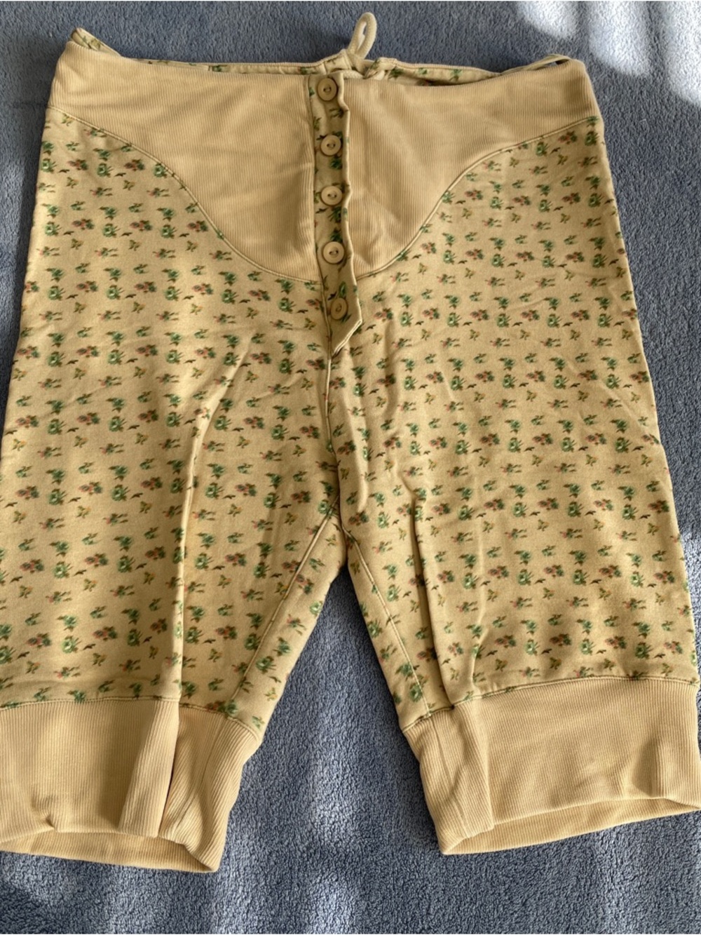 Selkie hazy floral shorts